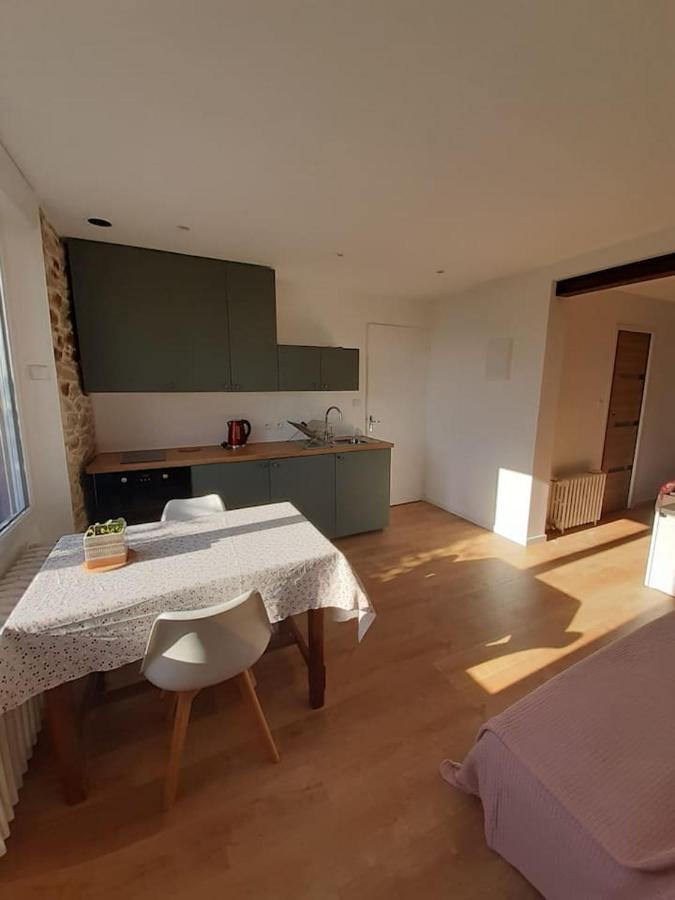 Superbe Studio, Avec Cuisine Et Espace Extérieur Appartement *